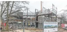  ?? FOTO: THOMAS LAMMERTZ ?? Die Baustelle für das „Artenschut­zzentrum Affenpark“im Zoo Krefeld nimmt Gestalt an.