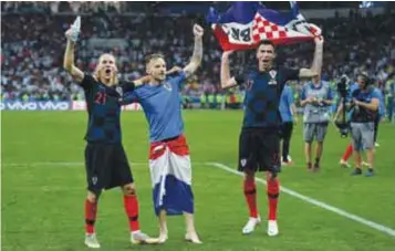  ?? | GETTY IMAGES ?? Mandzukic (derecha) fue el encargado de darle el triunfo a los croatas.