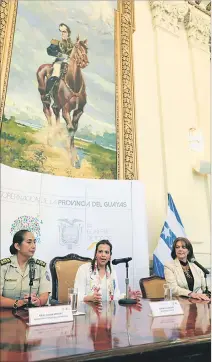  ?? VALENTINA ENCALADA / EXPRESO ?? Cita. La general Varela, junto a la ministra Romo y la gobernador­a Vallejo.