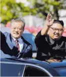  ?? AP ?? Moon Jae-in fue recibido por el norcoreano Kim Jong-un.