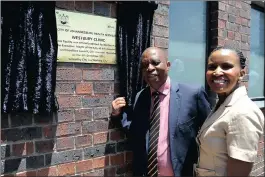  ?? PICTURES: MATTHEWS BALOYI ?? MILESTONE: Joburg mayor Herman Mashaba, left, and health and social developmen­t MMC Dr Mpho Phalatse unveil a plaque at the new R25 million Westbury Clinic.