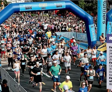  ?? LAWRENCE SMITH/ STUFF ?? More than 20,000 people created took part in New Zealand’s largest fun run – the Southern Cross Round the Bays.