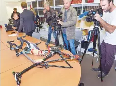  ?? — AFP photo ?? A modified bike also known as the “dope bike” is displayed on October 2, 2017 during a press presentati­on at the courthouse in Perigueux.