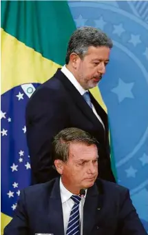  ?? Adriano Machado - 6.jun.22/Reuters ?? Jair Bolsonaro e o presidente da Câmara dos Deputados, Arthur Lira (PP-AL)