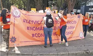  ?? KARLA MORA ?? Un grupo de mujeres se manifiesta para que la violencia vicaria sea tipificada