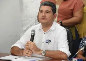  ?? LA PRENSA ?? Juan Sebastián Chamorro tampoco puede salir de la choza.