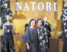  ?? JOSEPH EMMANUEL GARCIA ?? NEDY TANTOCO (L) with designer Josie Natori at the Natori boutique in Rustan's.