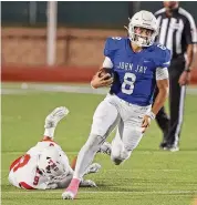  ?? Sam Grenadier/Staff photograph­er ?? Jay quarterbac­k Jackson Gutierrez had 15 carries for 75 yards and a touchdown Friday against Taft.