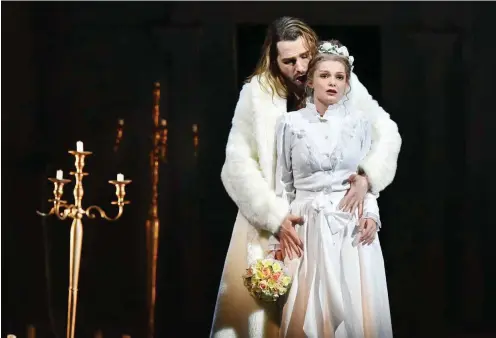  ?? Foto: Marlies Kross ?? Christian Henneberg (Don Giovanni) und Liudmila Lokaichuk (Zerlina)