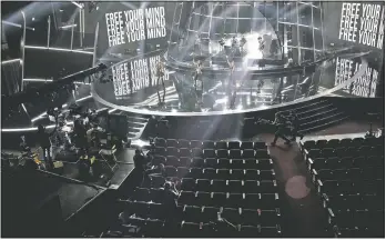  ??  ?? Rhona Bennett (from left), Terry Ellis and Cindy Herron, from musical group En Vogue, perform “Free Your Mind” at the Billboard Music Awards on Oct. 14 at the Dolby Theatre in Los Angeles.