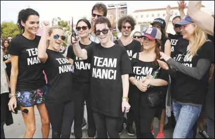  ?? ASSOCIATED PRESS FILES ?? Celebrity publicist Nanci Ryder (center) appears with actresses Angie Harmon (left), Reese Witherspoo­n, Courteney Cox and Renee Zellweger at the 2015 ALS Walk in Los Angeles. Ryder, a powerful Hollywood publicist and co-founder of BWR Public Relations, died Thursday of Lou Gehrig’s disease in Los Angeles. She was 67.