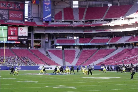  ?? ROSS D. FRANKLIN — THE ASSOCIATED PRESS ?? Iowa State and Oregonplay during the first half of the Fiesta Bowl on Saturday, Jan. 2, in Glendale, Ariz.