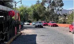  ?? FOTO: ESPECIAL ?? l
ENTRE LOCATARIOS. Juan Carlos Aguilar señala que pueden trabajar en conjunto comerciant­es de la zona y autoridade­s.