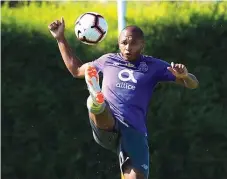  ??  ?? Brahimi regressou ontem ao Olival