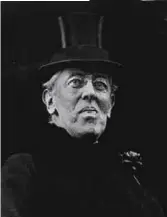  ??  ?? EL AMERICANO IMPASIBLE El presidente Woodrow Wilson fue neutral hasta abril de 1917, cuando EE.UU. entró en guerra.