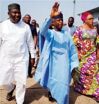  ??  ?? Vice President, Prof. Yemi Osinbajo (middle); Enugu State Governor, Rt. Hon. Ifeanyi Ugwuanyi (left); his deputy, Hon. Mrs. Cecilia Ezeilo (right) at the Akanu Ibiam Internatio­nal Airport, Enugu, on his (VP) way to Abuja, yesterday.