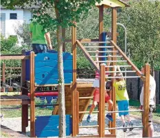  ??  ?? Den Spielplatz in der Schwester-Marie-Straße will die Stadt Saarbrücke­n im kommenden Jahr wieder ordentlich herrichten. Derzeit sind hier keine Spielgerät­e mehr zu sehen.