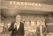  ?? Foto ee: natalia gaia ?? Federico Tejado, director de Alsea México, y Francisco Demesa, director de Starbucks México.