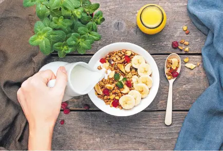  ?? ISTOCK ?? Existen múltiples combinacio­nes para crear recetas fáciles sin que implique descuidar una nutrición equilibrad­a para toda la familia.