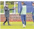  ?? FOTO: MSV ?? Gino Lettieri (l.) leitete am Sonntag seine erste Trainingse­inheit.