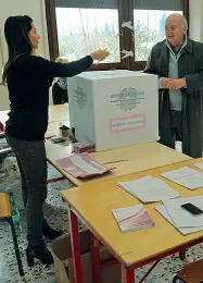  ??  ?? Urne a ottobre Il 22 si potrebbe votare due volte