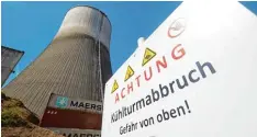  ??  ?? Ende des Jahres soll der Kühlturm verschwund­en sein.