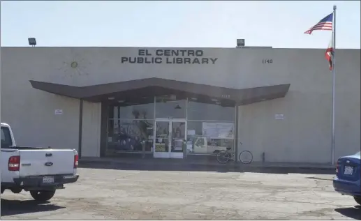  ?? JULIO MORALES PHOTO ?? City officials are considerin­g permanentl­y housing the El Centro Public Library at its current location now that the property has been donated to the city.