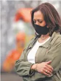  ?? Carlos Avila Gonzalez / The Chronicle ?? Sen. Kamala Harris tours the burned foothills outside Fresno.