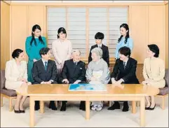  ?? HANDOUT / AFP ?? Akihito. La familia imperial de Japón rodea al patriarca que este año dejará el trono para dar paso a Naruhito