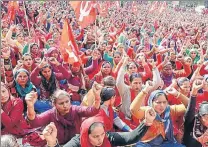  ?? HT PHOTO ?? Nearly 1.64 lakh anganwadi workers are protesting in Jammu and Kashmir, Punjab and Haryana for their demands.