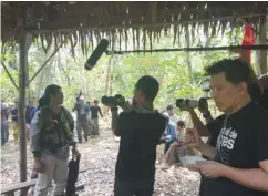  ??  ?? BEHIND THE SCENES Filmmaker Brillante Mendoza directs the filming of made for TV, Panata, which will air on May 27th over TV5