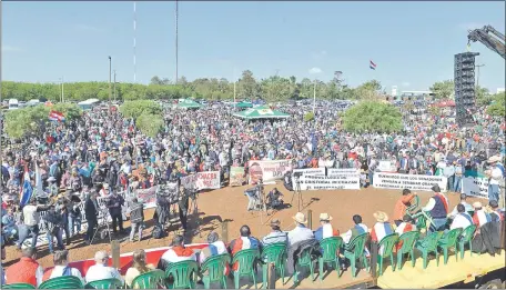  ??  ?? Seguridad jurídica fue uno de los reclamos de gremios de la producción en sucesivas protestas, como el tractorazo.