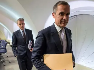  ??  ?? Bank of England governor Mark Carney is opposed to cutting the main bank rate below zero