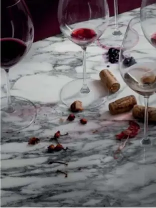  ??  ?? Quelques verres bien entamés : Madiran Rouge Château Peyros 2012 (11,5O ¤ ), Charles de
Batz Domaine Berthoumie­u (13¤),
Vignobles Marie Maria, Novel Pacherenc du Vic-Bilh sec AOP (9¤)…