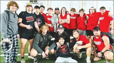  ?? Submitted Photo ?? Panama’s powerlifti­ng team celebrates after winning the Buffalo Invitation­al on Friday in McAlester.