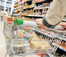 ?? IOL
DINEO FAKU ?? SOUTH African consumer price inflation surprised by dipping 0.1 percent in April to 4.4 percent. Market expectatio­ns were of a 4.6 percent increase. |