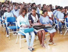  ?? GARCIA MAYATOKO ?? Estudantes do Uíge foram esclarecid­os sobre as consequênc­ias da gravidez precoce