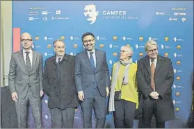  ?? FOTO: MANEL MONTILLA ?? Bartomeu y Cardoner, junto a Emma, Manel y Xavier, los nietos de Gamper