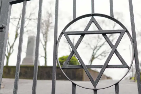  ?? STAFF PHOTO BY DAN HENRY / THE CHATTANOOG­A TIMES FREE PRESS ?? Jewish rabbis in Chattanoog­a say they’ve met with local law enforcemen­t to discuss security issues after cemetery desecratio­ns and bomb threats in other cities.