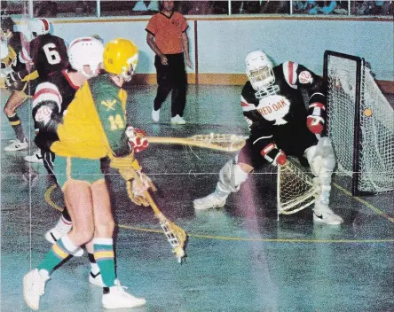  ?? SUBMITTED PHOTO ?? Peterborou­gh Red Oaks senior lacrosse team goalie Tim Barrie is seen in his uniform in a 1978 playoff game.