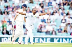  ?? — AFP photo ?? South Africa's Vernon Philander (R) appeals unsuccessf­ully for the wicket of England's Alastair Cook (L) on the first day of the third Test match between England and South Africa at The Oval cricket ground in London on July 27, 2017.