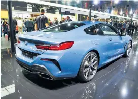  ??  ?? BMW 8er: Das elitäre Topcoupé, „Auftakt zur Modelloffe­nsive im Luxussegme­nt“, debütiert ebenfalls in Paris. Ab November.