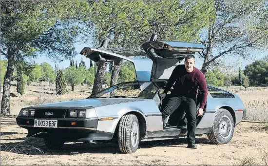  ?? MERCÈ GILI ?? Jorge Aparicio quedó atrapado por el diseño del coche usado en la película producida por Spielberg y años después compró ese modelo