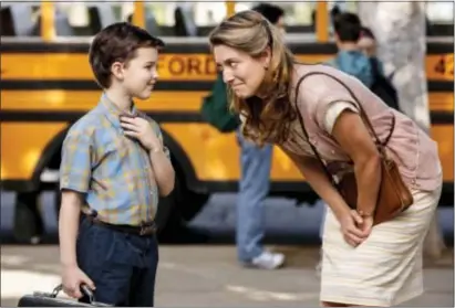  ?? PHOTO BY ROBERT VOETS — CBS ?? Iain Armitage stars as Sheldon Cooper and Zoe Perry as his mother in “Young Sheldon.”