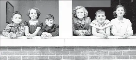  ?? THE COMMERCIAL APPEAL FILES ?? These Treadwell students agree on Nov. 17, 1951, that they have many blessings to give “thanks” for on Turkey Day. The boys and girls are Tommy Stoddard (from left), Dorlyse Whaley, Bob Strickland, Carole Buzbee, Robin Harrison and Suzanne Miller.