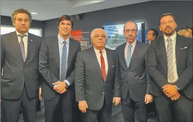  ??  ?? AUTORIDADE­S. Esteban Anecca, Rodrigo Lloret, Juan Tobías, Gustavo González y Máximo Paz.
