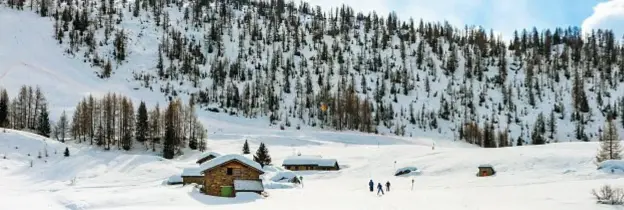  ??  ?? Una discesa all’Alpe Palù, tra i 60 chilometri di piste della Valmalenco.
DOVE