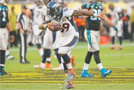  ?? | TIMOTHY A. CLARY/ GETTY IMAGES ?? Danny Trevathan, celebratin­g during Super Bowl 50 last month, has a strong relationsh­ip with Bears coach John Fox and is a potential addition.