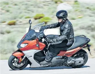  ??  ?? La actualizad­a BMW C 650 Sport se confirma como una opción muy válida para quien busca una moto urbana pero que además pueda saborear sensacione­s deportivas sin apenas limitacion­es