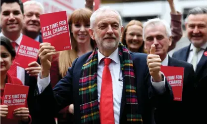  ?? Photograph: James Veysey/Rex/Shuttersto­ck ?? Jeremy Corbyn and members of the shadow cabinet launching Labour’s 2019 general election manifesto on Wednesday.